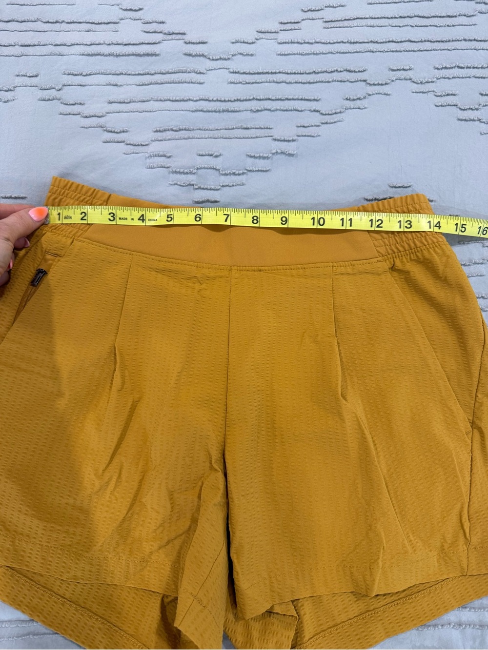 Athleta Textured Brooklyn Shorts NWOT- never worn - Picture 7 of 8